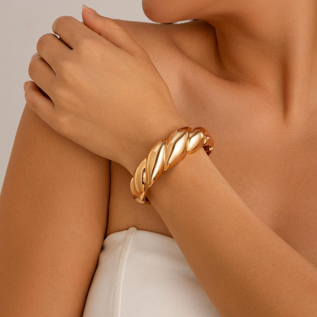 DIEZI Luxury Trendy Gold Color Heavy Metal Bangles for Women Men Exaggerated Punk Irregular Geometric Bracelet Party Jewelry