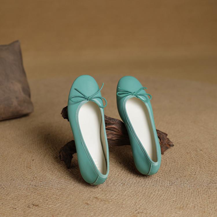 

New comfortable and soft sheepskin women s shoes low heel non-slip beef tendon sole large size shoes leather fashion four seasons flat sole sin 40 павлин голубой