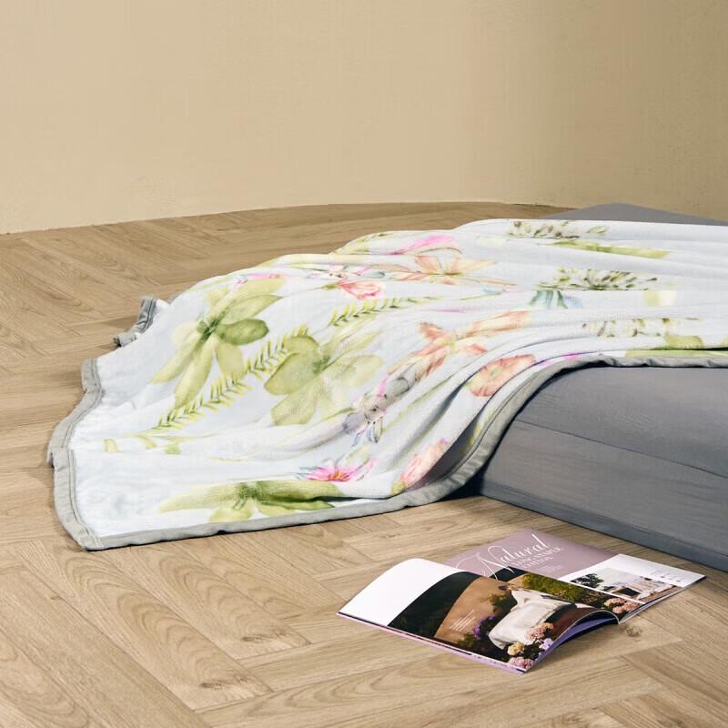 

Mercury Home Textiles Spring Garden Flannel Blanket