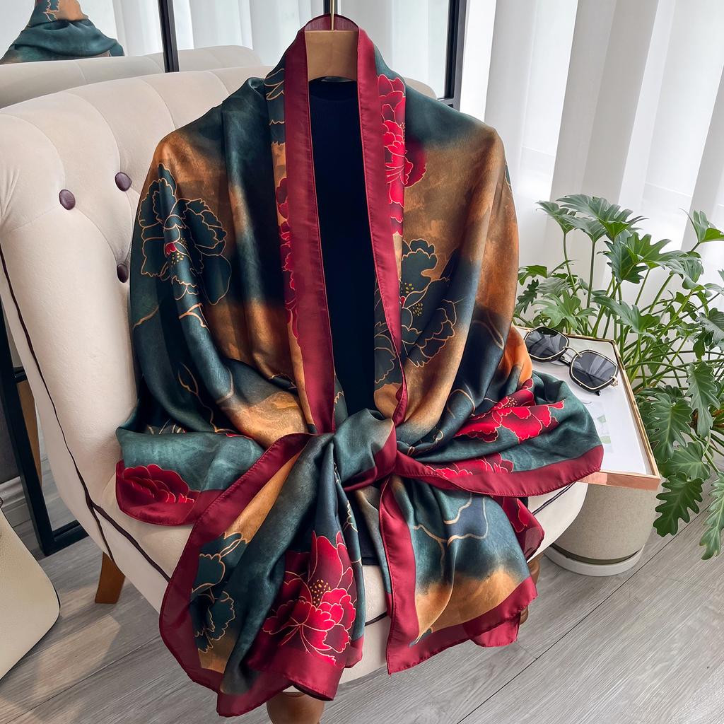 Luxury Style Sunscreen Shawls Popular 2024 New Beach Bandanna The Four Seasons Design Scarves Women 180X90CM Square Silk Scarf