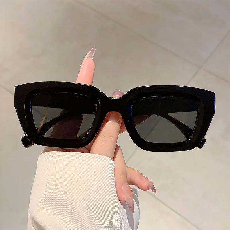 Fashion Vintage Luxury Brand Designer Olive Green Square Sunglasses Women For Men Sun Glasses Punk Popular Rivet Outdoor Shades