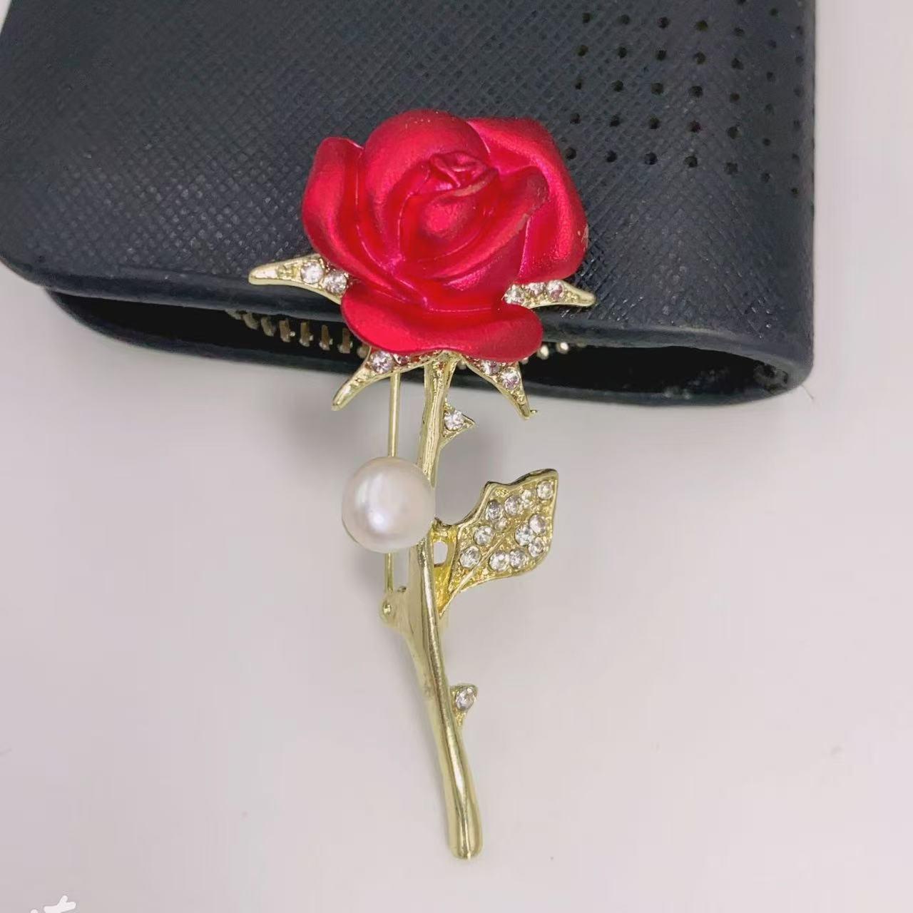 Elegant Rhinestone Rose Brooch: Simple, Fashionable Enamel Flower Accessory
