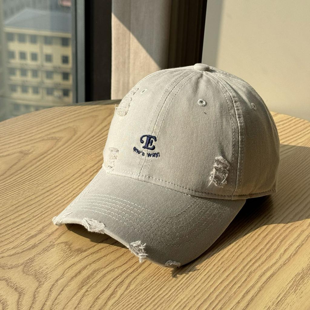 Burgundy Frayed Vintage Embroidered Baseball Cap for Couples, New Spring/summer/autumn Versatile Large-brimmed Age-reducing Cap