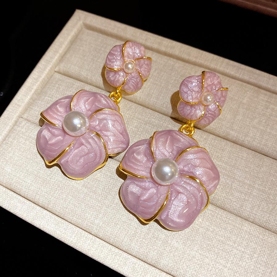 Silver needle oil drop pearl flower stud earrings French retro earrings exaggerated vacation wind flower atmosphere earrings