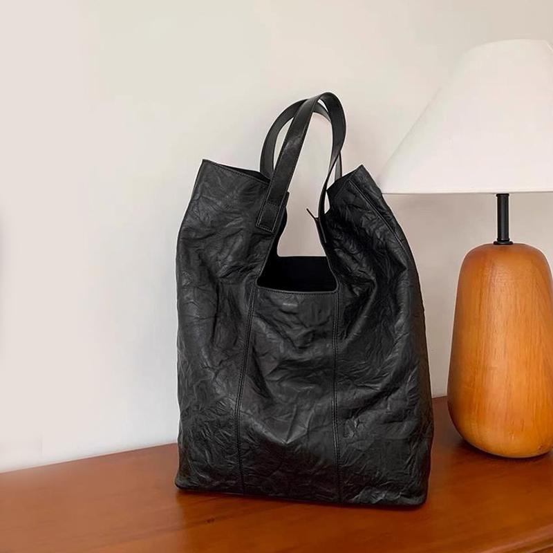 Women's Winter Tote Bag Vintage Fashion Large Capacity Premium Underarm Bag Niche Design Bucket Handbags