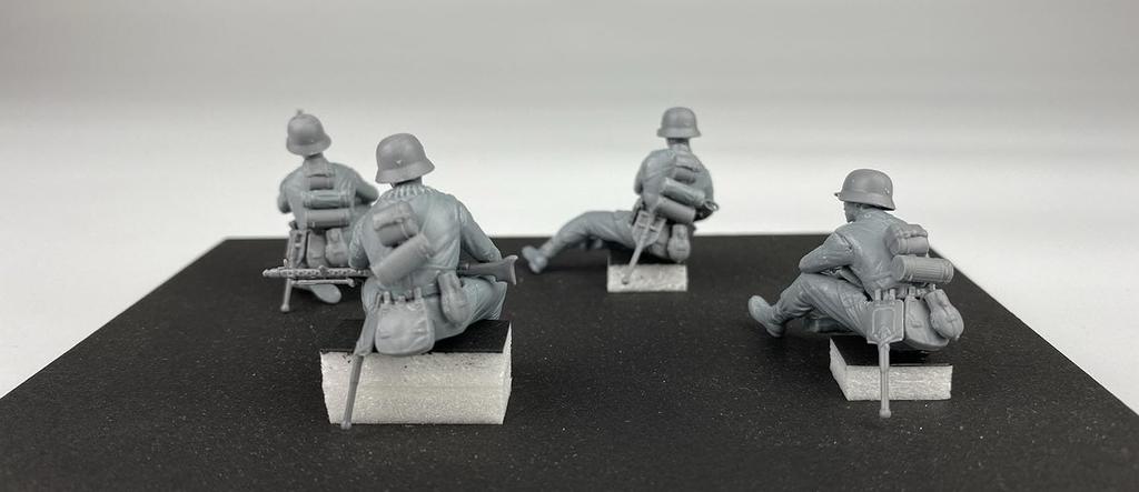 Miniart WWII German Panzergrenadier Set 2 1/35 (4-Piece Set)
