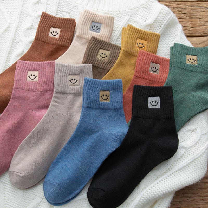 Female Spring and Summer Simple Embroidery Smiling Face All Build In The Tube Cotton Socks