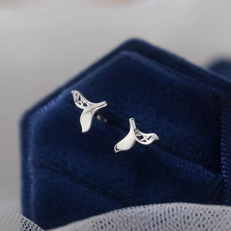925 Sterling Silver Fishtail Stud Earrings - Niche High-End Design for Women's Ear Care