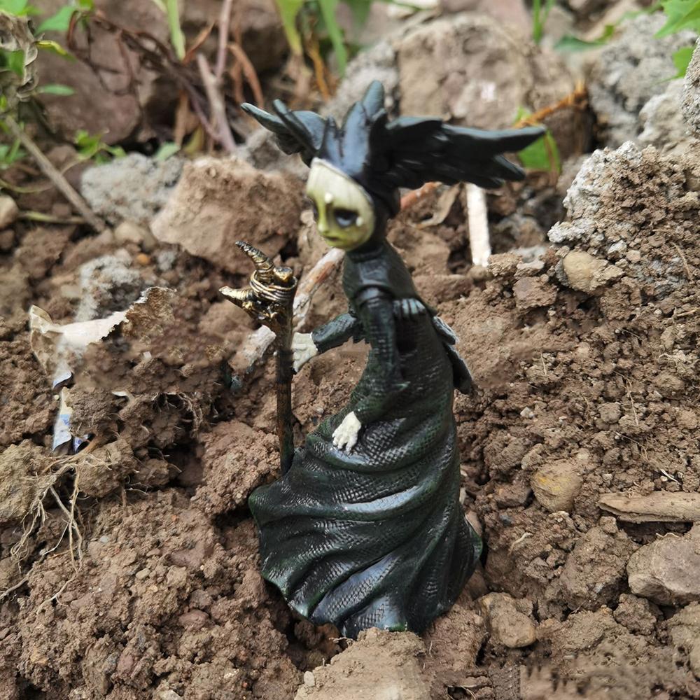 Halloween Statue Witches Halloween Decoration Horror Props Hot Sale