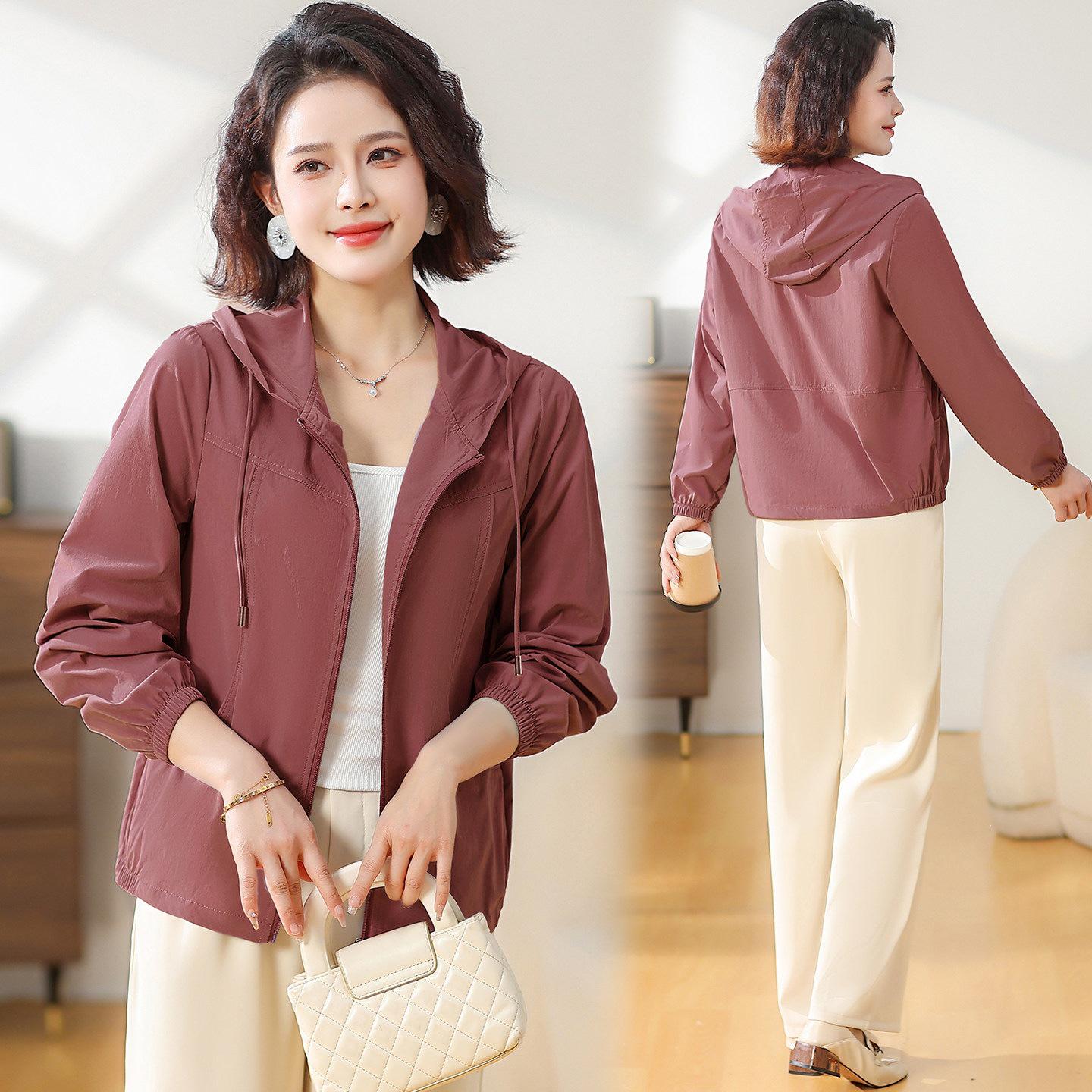 

Stylish 2026 Hooded Sun Protection Jacket for Mom - Loose, Casual, Single-Layer Spring Wear for Middle-Aged and Elderly XL (below 105 jin)