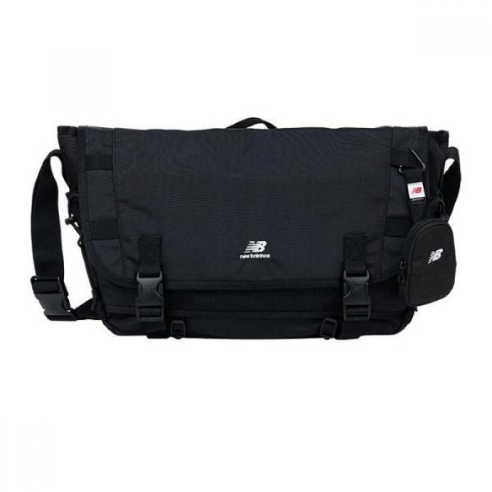 

New Balance Bulky Massenger Bag Nbgcdss203 creamy