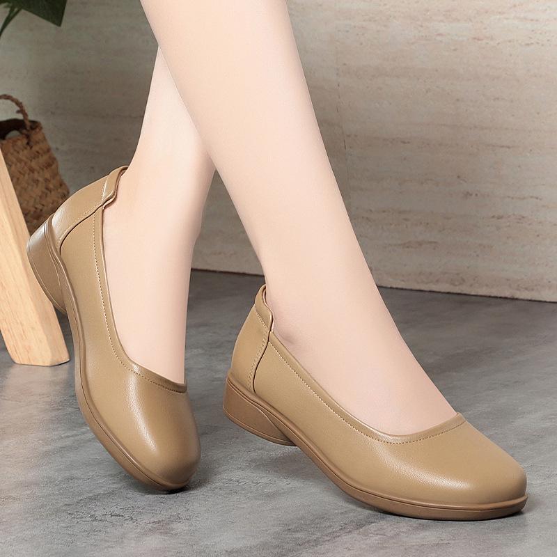 Fashion Thick Heel Comfortable Leather Shoes For Women In Autumn New Mother Shoes Professional Shoes Formal Wear And Without Tiring Feet