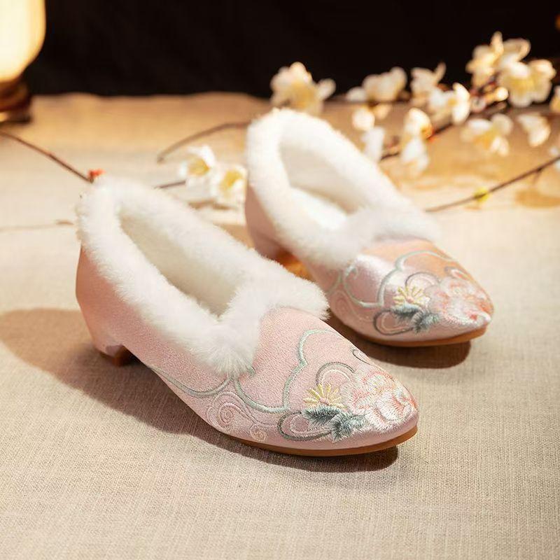 Women's Winter Shallow Embroidered Low Heel Cotton Shoes Ethnic Style Round Toe Slip on Plush Warm Hanfu Shoes Cheongsam Shoes