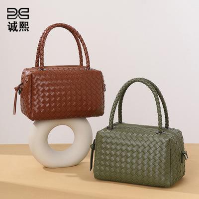 European Fashion Versatile Handwoven Bag Portable Pillow Bag Toast Bag 2025 New Crossbody Cosmetic Bag