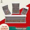 Caja de Joyería Blanca con Patrón Pan Dora y Superficie Lisa para Anillos, Colgantes, Collares y Pulseras