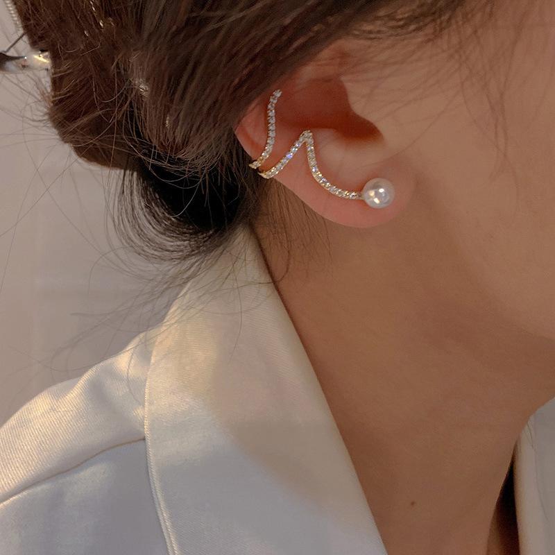 Inlaid Rhinestone Clip Earrings for Women Fashion Pearl Earrings Ear Bone Clip Wedding Party Zircon Gifts