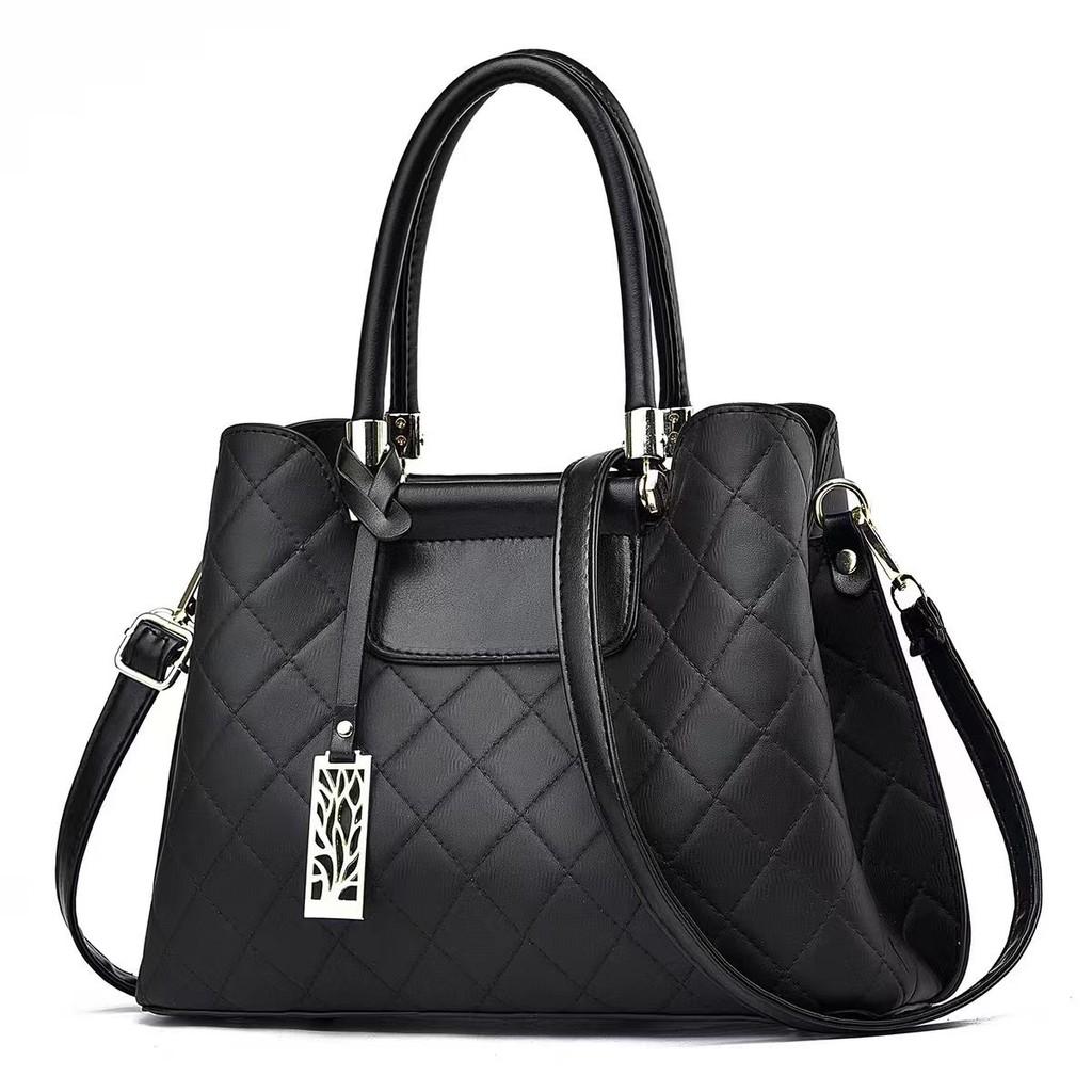 Fashionable Black White Red Casual Handbag For Daily Use With Spacious Design