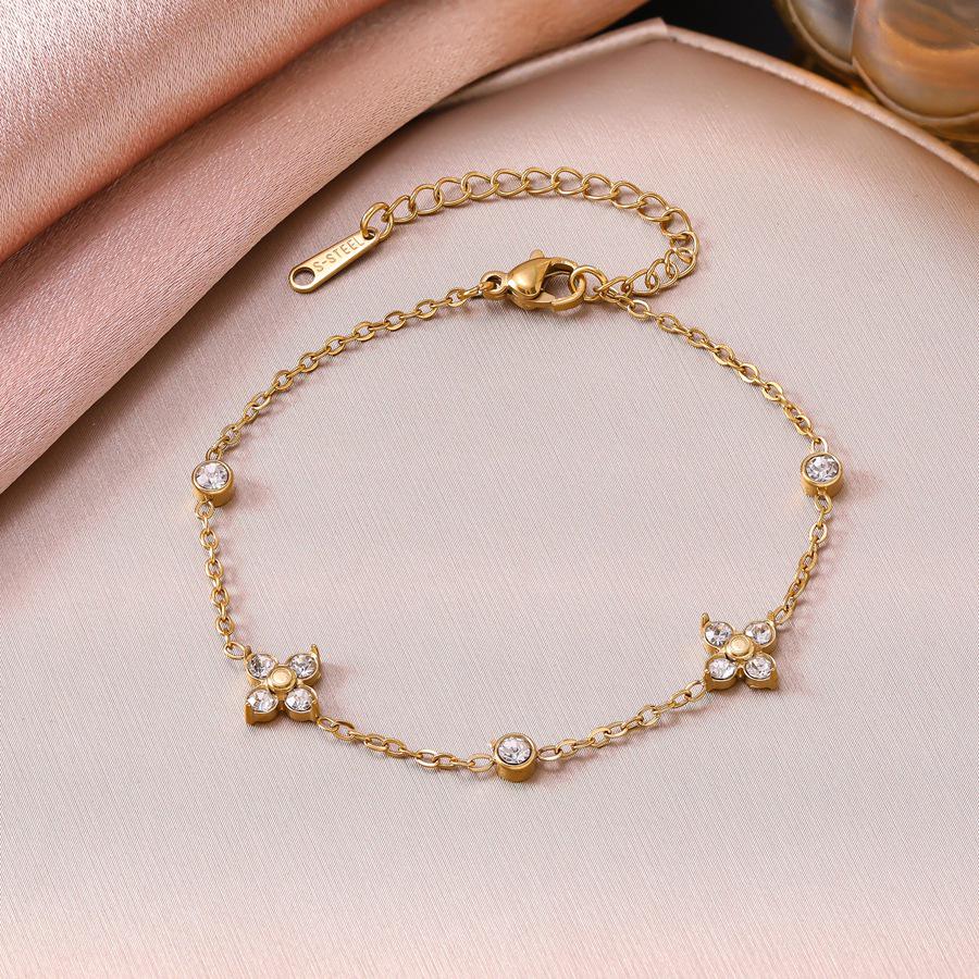European-American Vintage Zircon Four-Leaf Clover Bracelet - Women s Luxurious Retro Flower Jewelry 2025