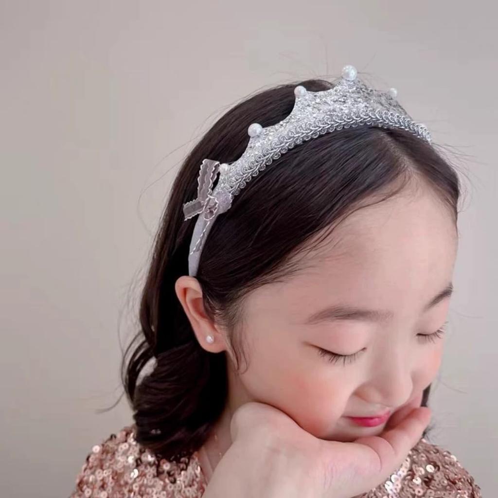 [YNOBUN] Cute Princess Birthday Crown Hairband, Sparkly Kids Party Photo Shoot Accessory (Silver)