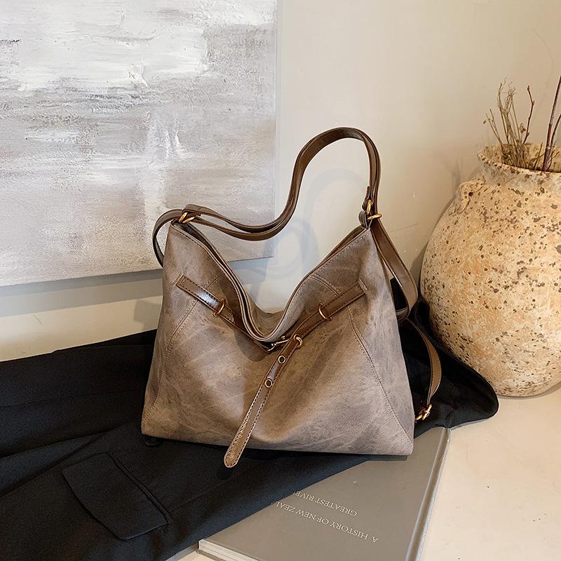Autumn and Winter Retro Large-capacity Bag Women's New High-end Single Shoulder Crossbody Tote Bag Backpack