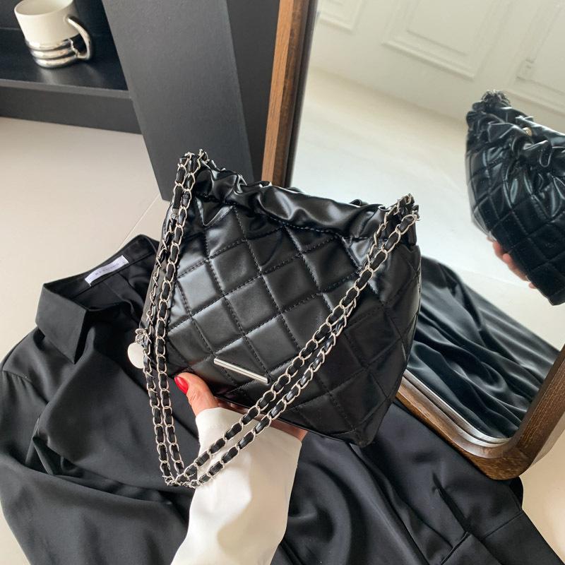 

Вместительная стеганая кожаная сумка-ведро - Осень 2023, корейский стиль чёрный