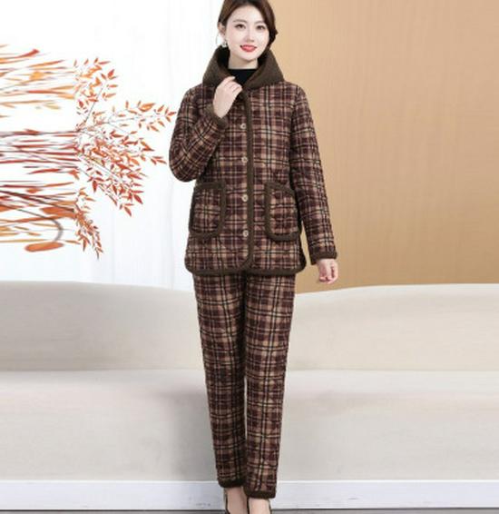 Women's Quilted Winter Pajama Set - Grandma's Warm Cotton Jacket & Velvet Pants
