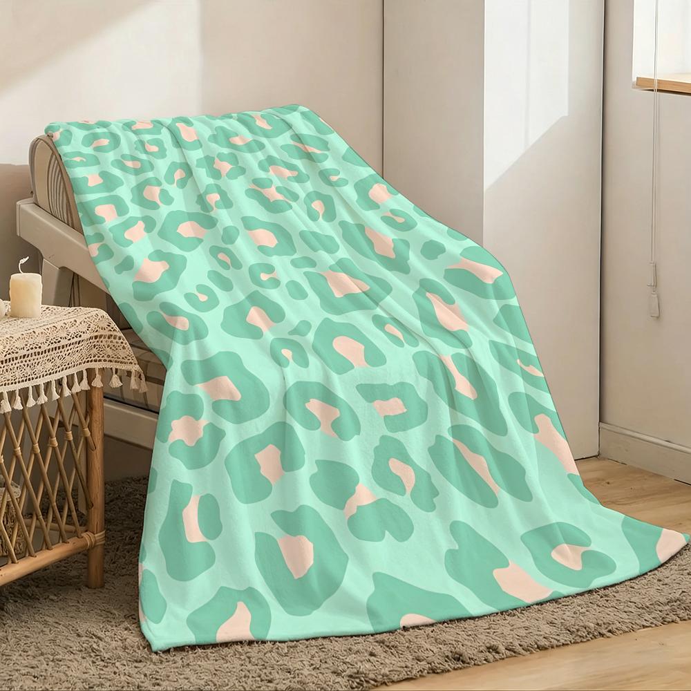 Leopard Print Throw Lightweight 240g Flannel Blanket Soft Skin-friendly for Summer Cooling