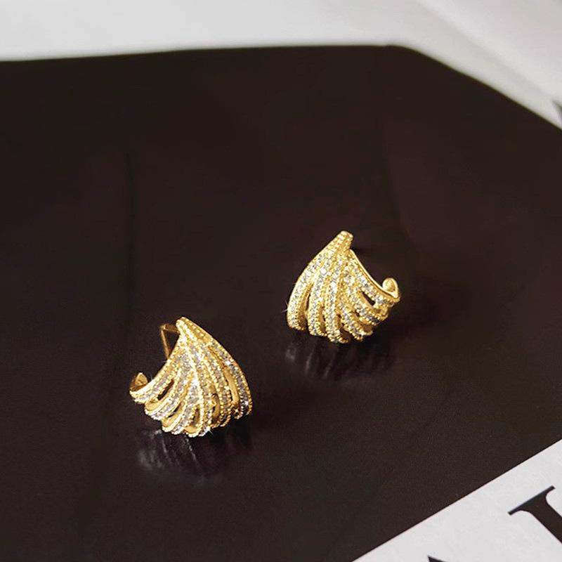 Cao Shi Ou Han Multi-layer Linear Design Zirconia Earrings - Fashionable, Shiny Jewelry for Everyday Style