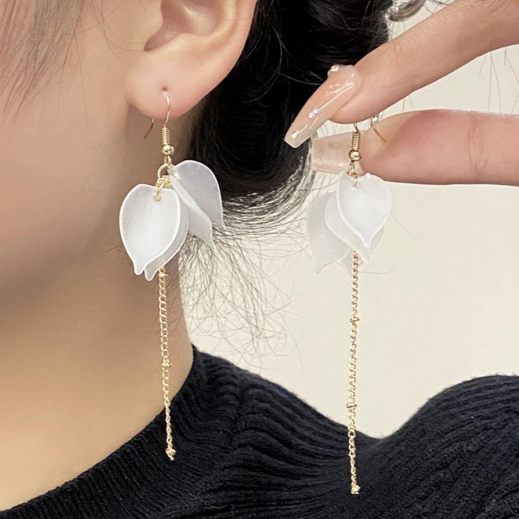 Elegant ladies petaloid Tassel Eardrop Earrings