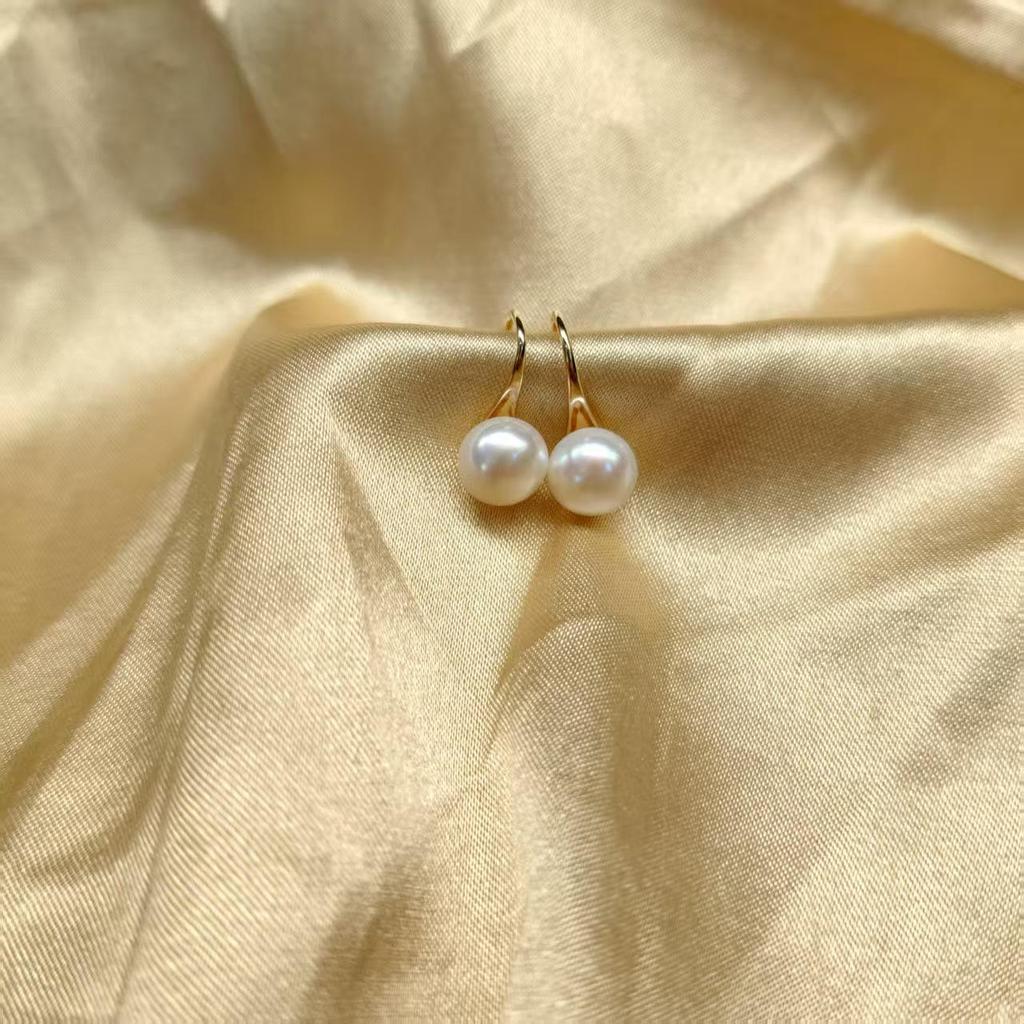 7-8mm Bread-Shaped Freshwater Pearl Earrings with S925 Silver & Gold Two-Tone High Heel Ear Hooks