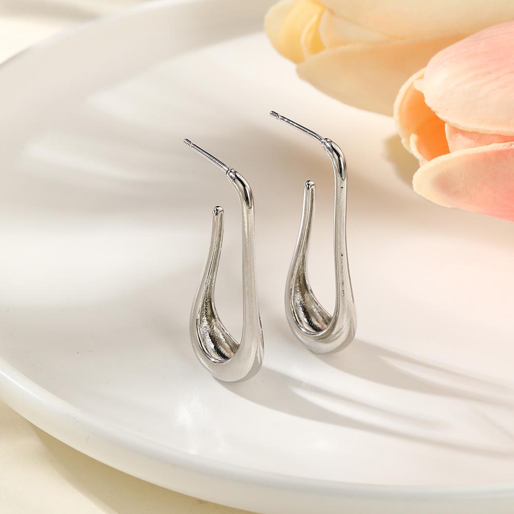 18k Gold Plated Hollow U-Shaped Earrings - Minimalist Photosensitive Women's Jewelry