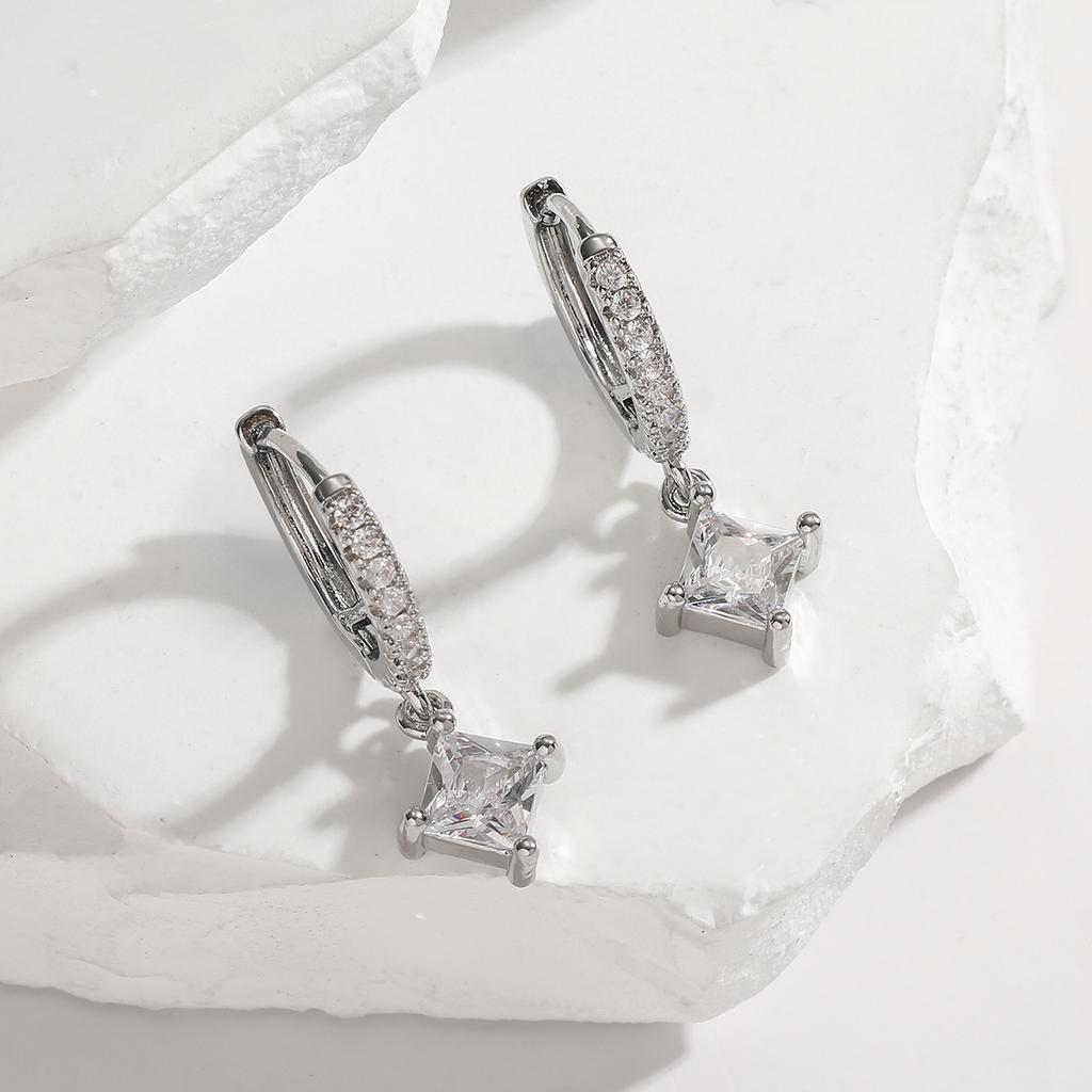 S925 Sterling Kupferstift Ohrringe Mode Creolen Weißgoldplattierte Ohrringe Nickelfreie Ohrringe