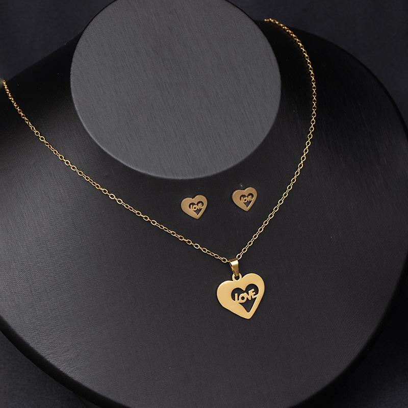 Fashion Hollow Love Glossy Necklace Earrings Set Women'S Niche Design Heart Pendant Earrings Necklace