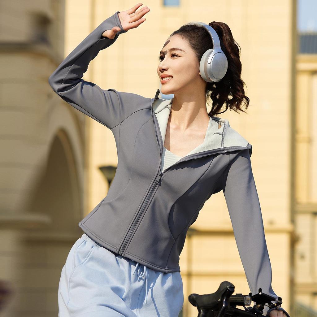 Juyitang Podzim/Zima Sametový Hrubý Slim Fit Svetr na Zip: Větruodolná sportovní bunda s kapucí pro venkovní jógu.