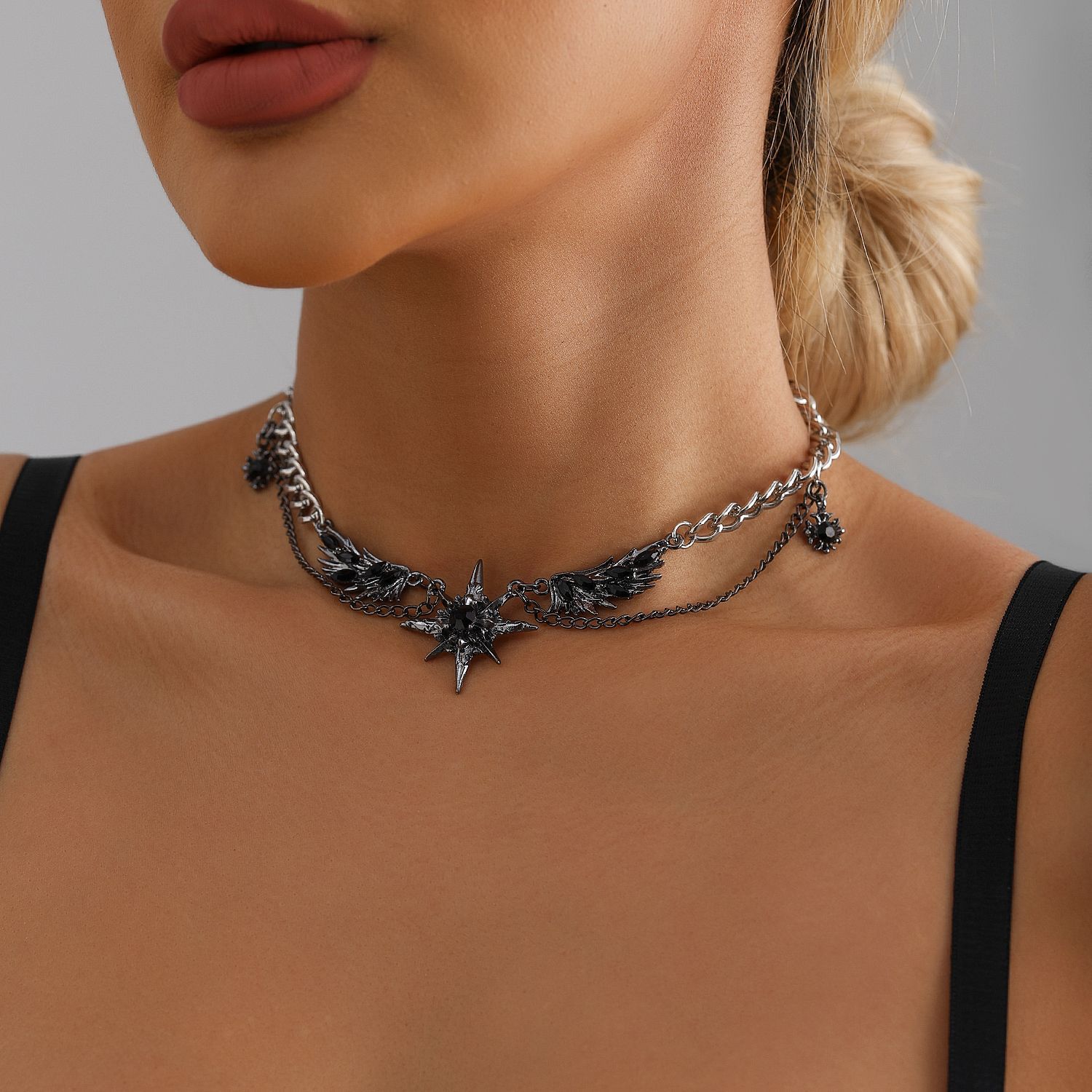 

Vintage Punk Necklaces Women Rose Bow Button Clavicle Short Necklaces Y2K Fashion Exquisite Daily Party Jewelry Accessories Gift