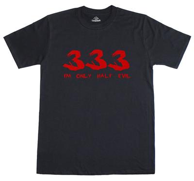 Halloween T-Shirt 333 Ich bin nur halb böse Lustiger Slogan Herren Regular Fit Lustiges T-Shirt