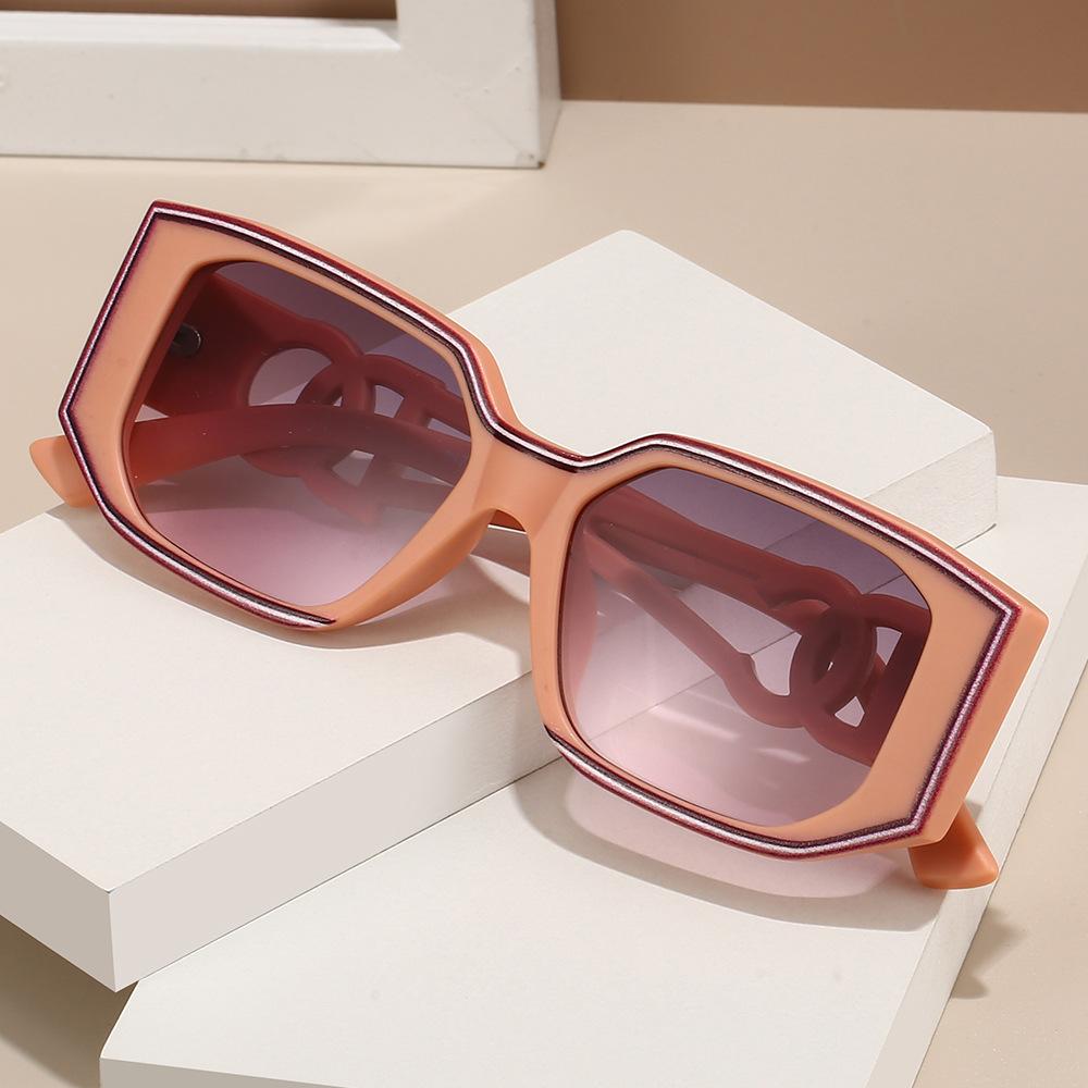 Nuovi Occhiali da Sole di Lusso alla Moda Designer Donna Vintage Lettera Tonalità Trendy da Esterno Occhiali da Viaggio Estivi