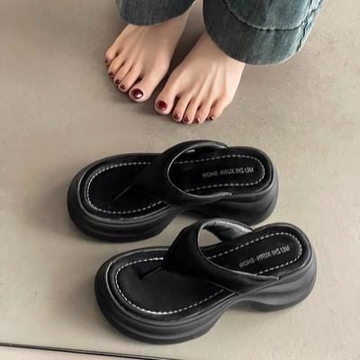 Muffin Thick-bottomed Flip-flops Women's Summer Wear 2025 New High-end Fashion Seaside Beach Pinch Foot Cool Slippers