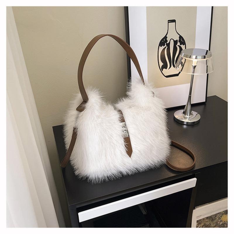 

Plush bag women s large-capacity new autumn and winter versatile plush messenger bag shoulder tote bag белый