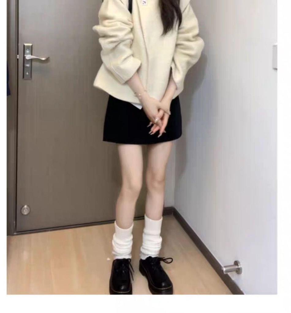 2025 Grauer Wollmischungs-Koreanischer A-Linien-Rock mit Hoher Taille: Schlankmachender, vielseitiger, figurbetonter kurzer Rock für Damen - Herbst/Winter