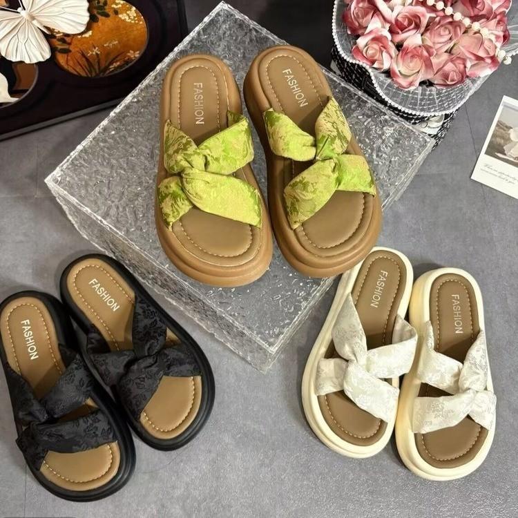 Fashion Med Slippers Casual Shoes Slipers Women Slides Platform Luxury Soft 2025 Summer Leisure Retro Fashion Slippers Women Summer Shoe