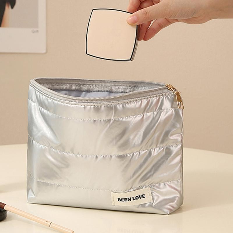 Portable and Fashionable Toiletry Bag Large Capacity Waterproof for Travel Cosmetic Organizers for Women