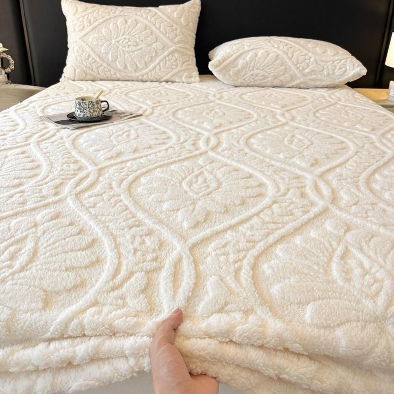 European Style Jacquard Taffeta Fitted Sheet Winter Warm Soft Plush Mattress Protector with Deep Pockets Floral Queen Bed Sheets