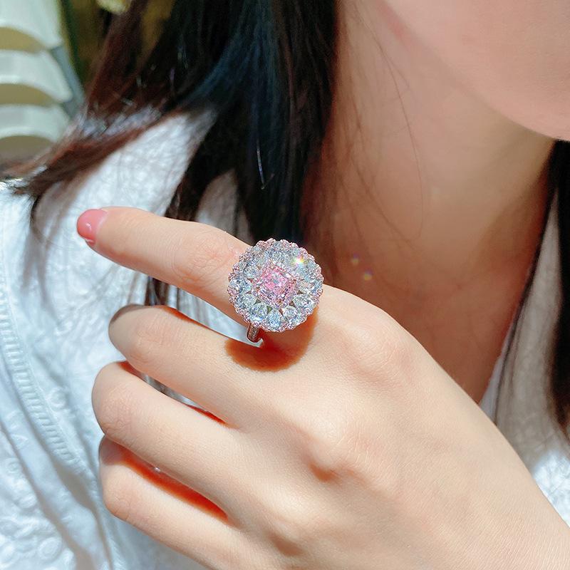Exquisite And Fashionable Lady'S Dazzling Cherry-Pink Cubic Zirconia Ring - Elegant Cocktail Party Jewelry - Luxurious Gift