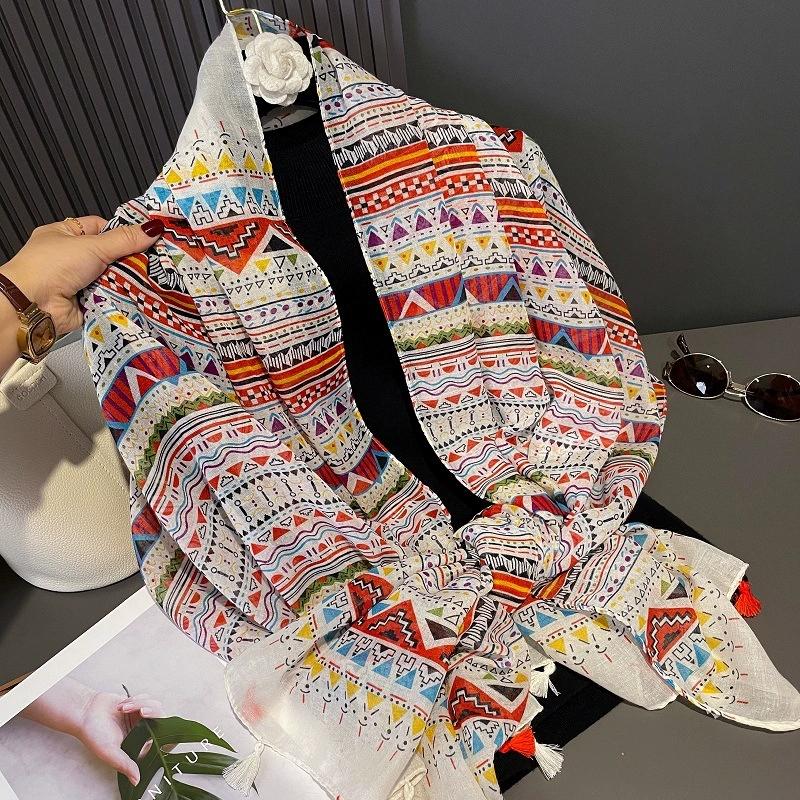 31 Designs Autumn Vintage Floral Tassel Viscose Shawl Scarf Lady High Quality Wrap Pashmina Stole Bufandas Muslim Hijab 180*90Cm