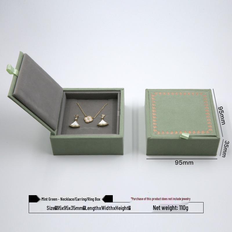 Vintage Velvet Jewelry Box with Lace and Hot Stamping – Ideal for Rings, Pendants, and Bangles.