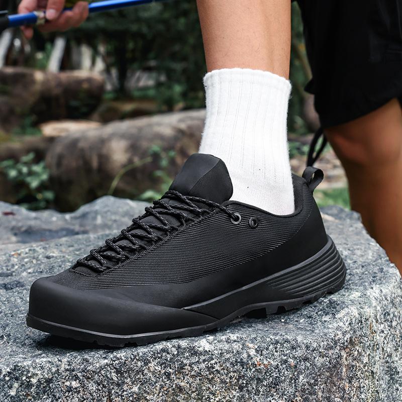 Light Luxury Outdoor Men's Soft-soled Fashion Sports Shoes Outdoor Running Comfortable Non-slip Wear-resistant Shock-absorbing Versatile Casual Shoes