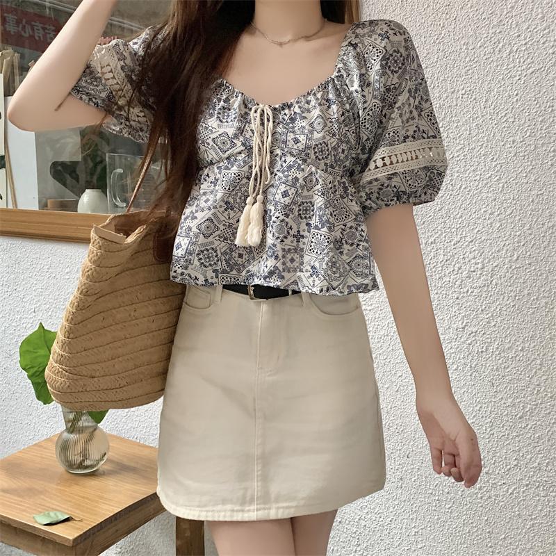 Vintage Ethnic Style Lace-up Square Collar Floral Shirts Women Summer New Loose Puff Sleeve Blouse Woman Elegant Fashion Slim Fit Ladies Shirt 26130