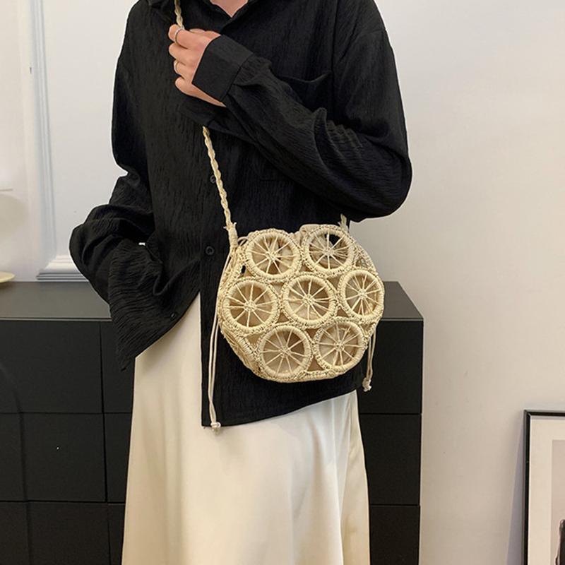 Summer Beach Straw Weave Bags Retro Cutout Crossbody Bags Travel Beach Straw Small Shoulder Bags For Women All-match Casual