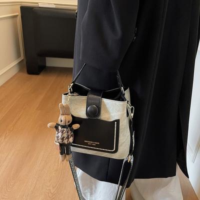 Retro Sense Portable Bucket Bag Bag Women's 2025 Super Fire Korean Version Fashion Niche Design Shoulder Messenger Bag